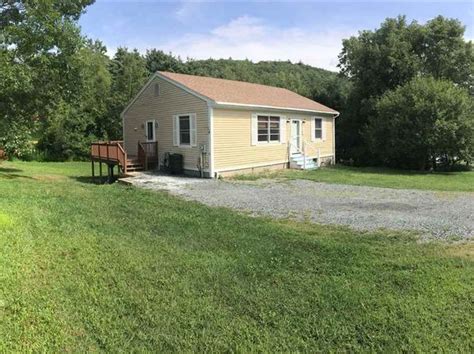 Zillow has 2 homes for sale in Pomfret VT. . Zillow vt